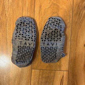 Tavi Emma Gray Non-Slip Socks for Pilates or yoga